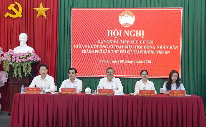 Những người ứng cử đại biểu HĐND TP Cần Thơ tiếp xúc cử tri phường Tân An 
